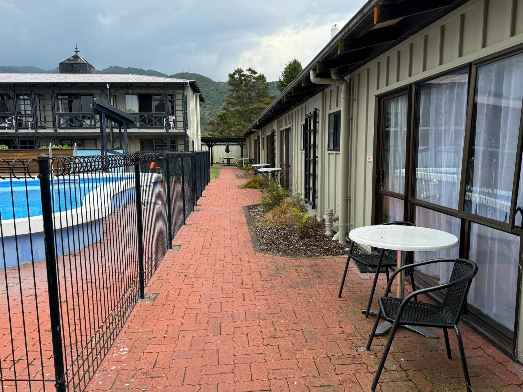 Tokaanu Hotel Exterior foto